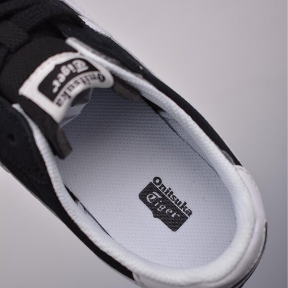 NWT Onitsuka Tiger Tokuten Black Suede Sneakers - Picture 9 of 9